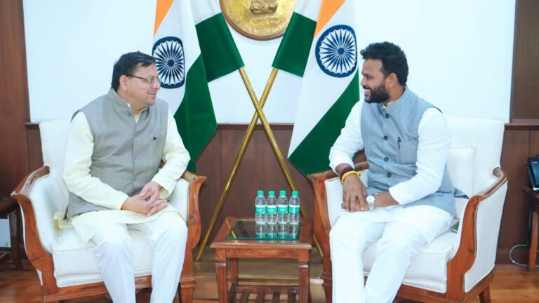 मुख्यमंत्री ने केंद्रीय नागरिक उड्डयन मंत्री किंजरापू राम मोहन नायडू से की भेंट