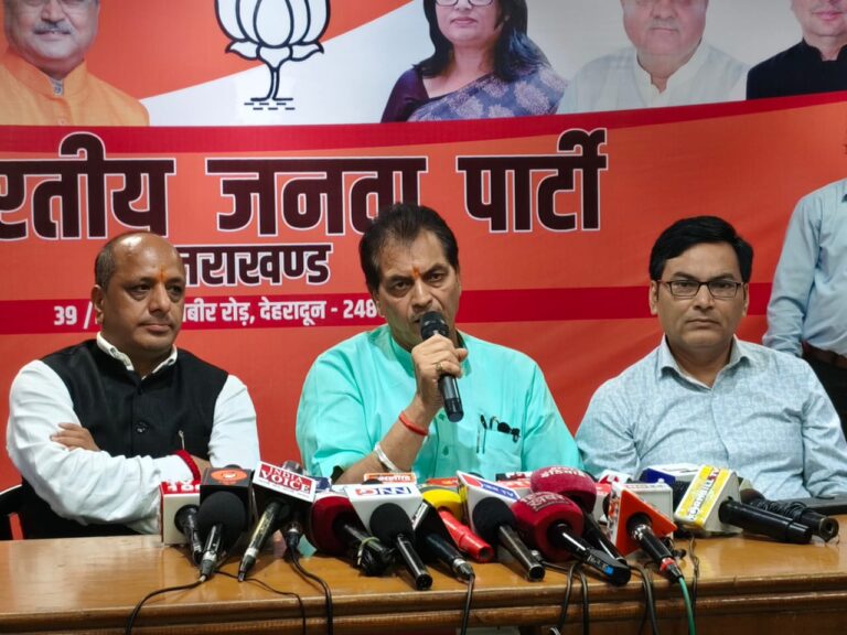 राहुल का कथन झूठ, निराशा और 110 करोड़ हिंदुओं को अपमानित करने वाला: डॉ अग्रवाल