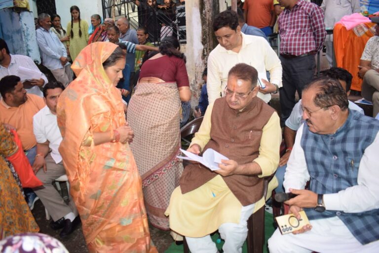 कैबिनेट मंत्री गणेश जोशी की अध्यक्षता में कंडारा में आयोजित हुआ बहुउद्देशीय शिविर