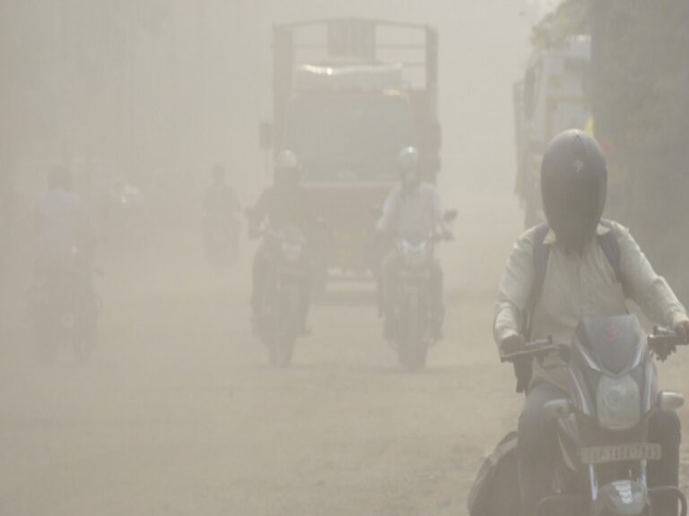 Dehradun News : दीपावली के बाद देहरादून की आबोहवा हुई ‘जहरीली’; 300 के करीब पहुंचा एक्यूआइ