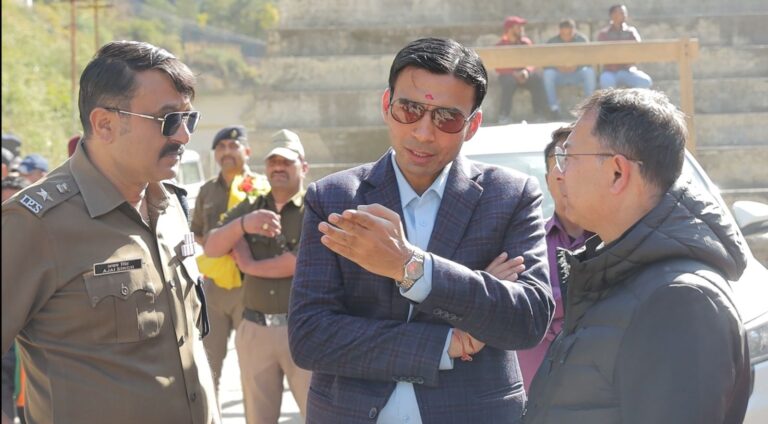 विकास कार्यों में जनमन की सुरक्षा से खिलवाड़ नही, होगा सख्त प्रवर्तन एक्शनः डीएम