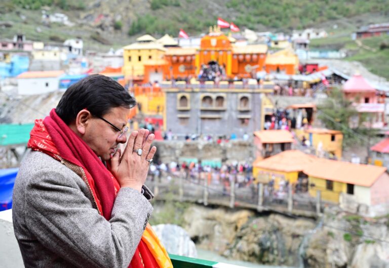 बदरीनाथ धाम के कपाट रविवार को खोल दिए गए