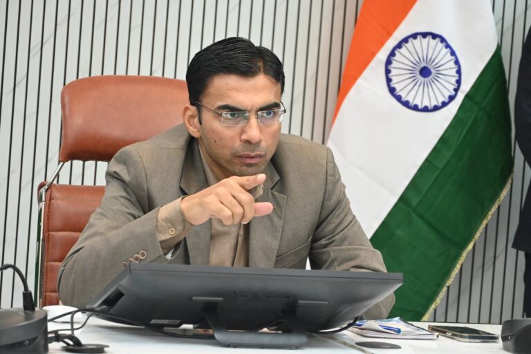 एक और बैंक आया जिला प्रशासन के रडार पर; डीएम ने काटी 6.50 लाख की आरसी, कभी भी हो सकता है बैंक सील, नीलामी की कार्रवाई संभव