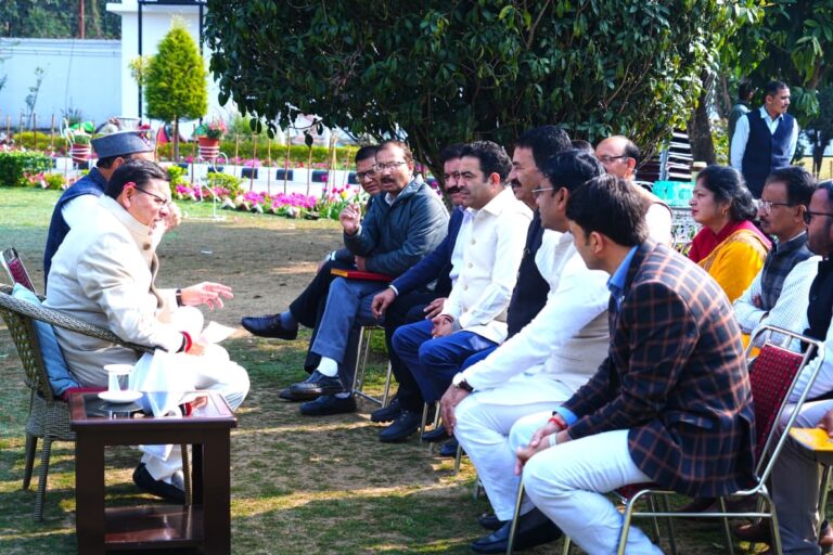 सरकारी कार्यालयों की सुरक्षा पर सख्त मुख्यमंत्री धामी, एसओपी बनाने के निर्देश