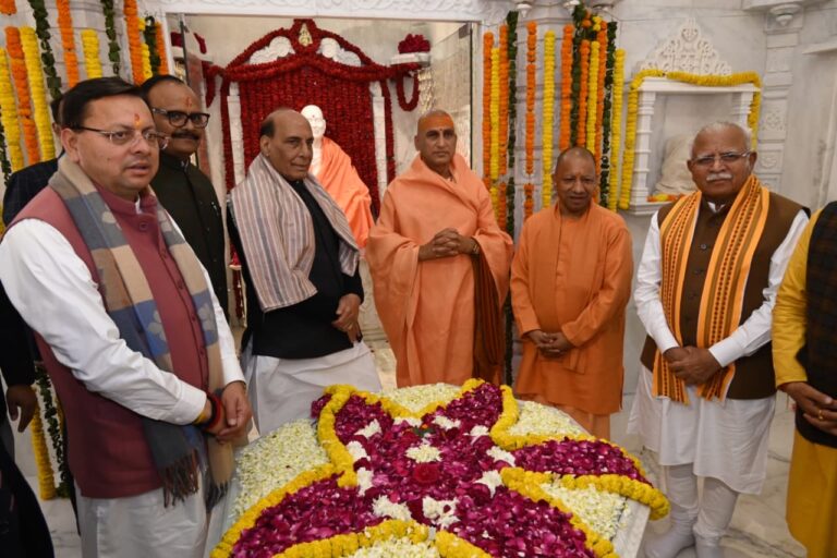 भारत माता मंदिर में स्वामी सत्यमित्रानंद गिरि जी महाराज की समाधि मंदिर मूर्ति स्थापना समारोह का भव्य समापन