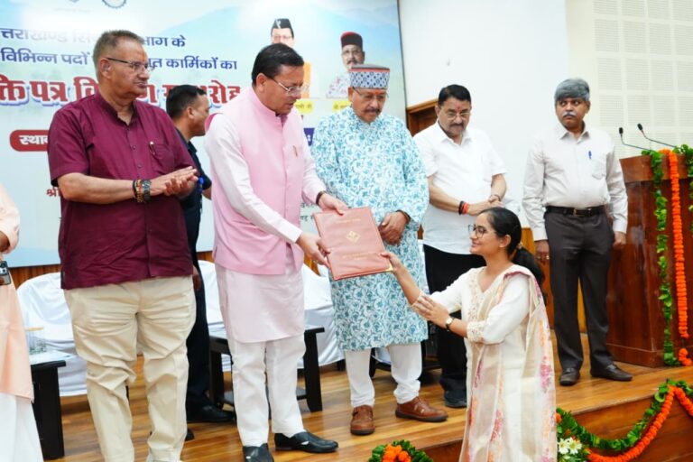 मुख्यमंत्री ने 483 युवाओं को बांटे नियुक्ति पत्र, साढ़े चार साल में 33 हजार को मिली सरकारी नौकरी