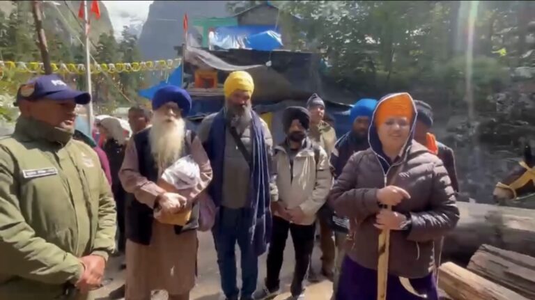 हेमकुंट साहिब यात्रा को लेकर श्रद्धालुओं ने अफवाहों का किया खंडन, बोले- यात्रा पूरी तरह सुरक्षित, सोशल मीडिया पर फैलाई जा रही भ्रामक बातें