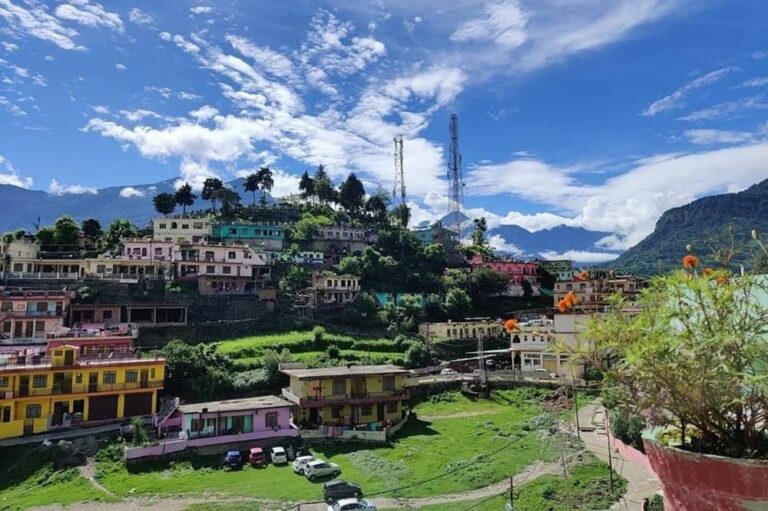 गोपेश्वर में ग्रामीण विकास कार्यों को मिली रफ्तार, आधारभूत सुविधाओं के विस्तार पर जोर